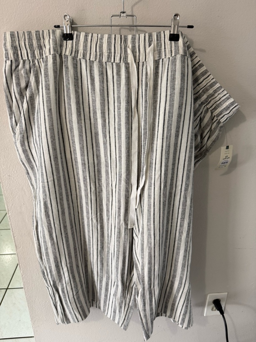 Terra & Sky Striped Wide-Leg Drawstring Pants in White and Gray